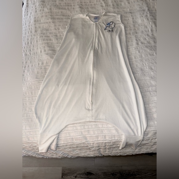 Halo sleep sack with feet - Picture 2 of 5